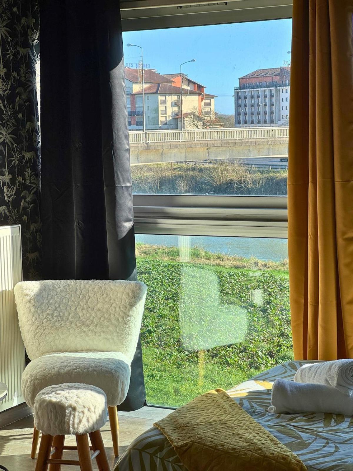 Majestic - Wifi - Parking - Vue Apartment Dax Exterior foto